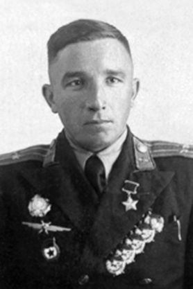 Батяев Василий Сергеевич (Память народа) пр.jpg